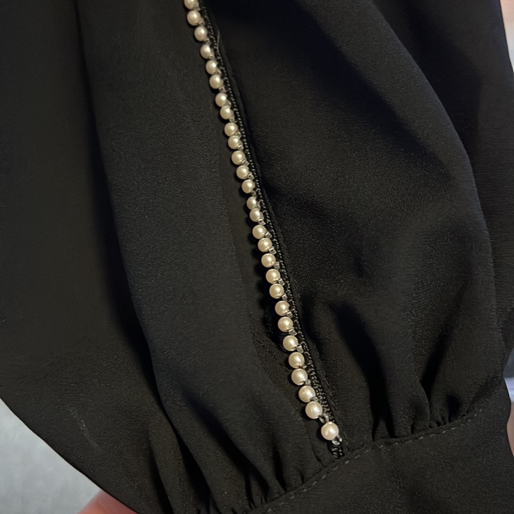 Nine West blouse. L - Picture 4 of 5